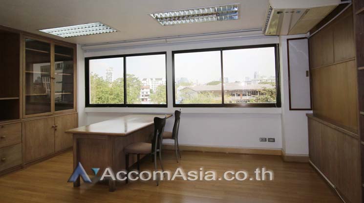 8  Office Space For Rent in Phaholyothin ,Bangkok BTS Ari at Thirapol Building AA14126